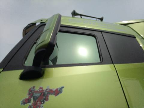 刘明大货车洗车装饰用品批发店