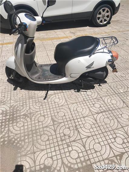 品质好的摩托车踏板 2015318577.jpg